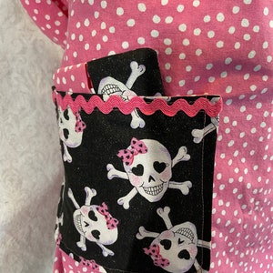 Reversible Apron in Sparkly Skulls with Sassy Pink Bows, and Pink Polka Dots. Hot and Sweet for those wild nights in the kitchen... image 6