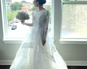 the Midge - Vintage 1950s White MCM Tulle & Lace Crumb Catcher Wedding Dress Princess Bridal Gown Bride Sequins Medium Bust 38.5" Waist 29"