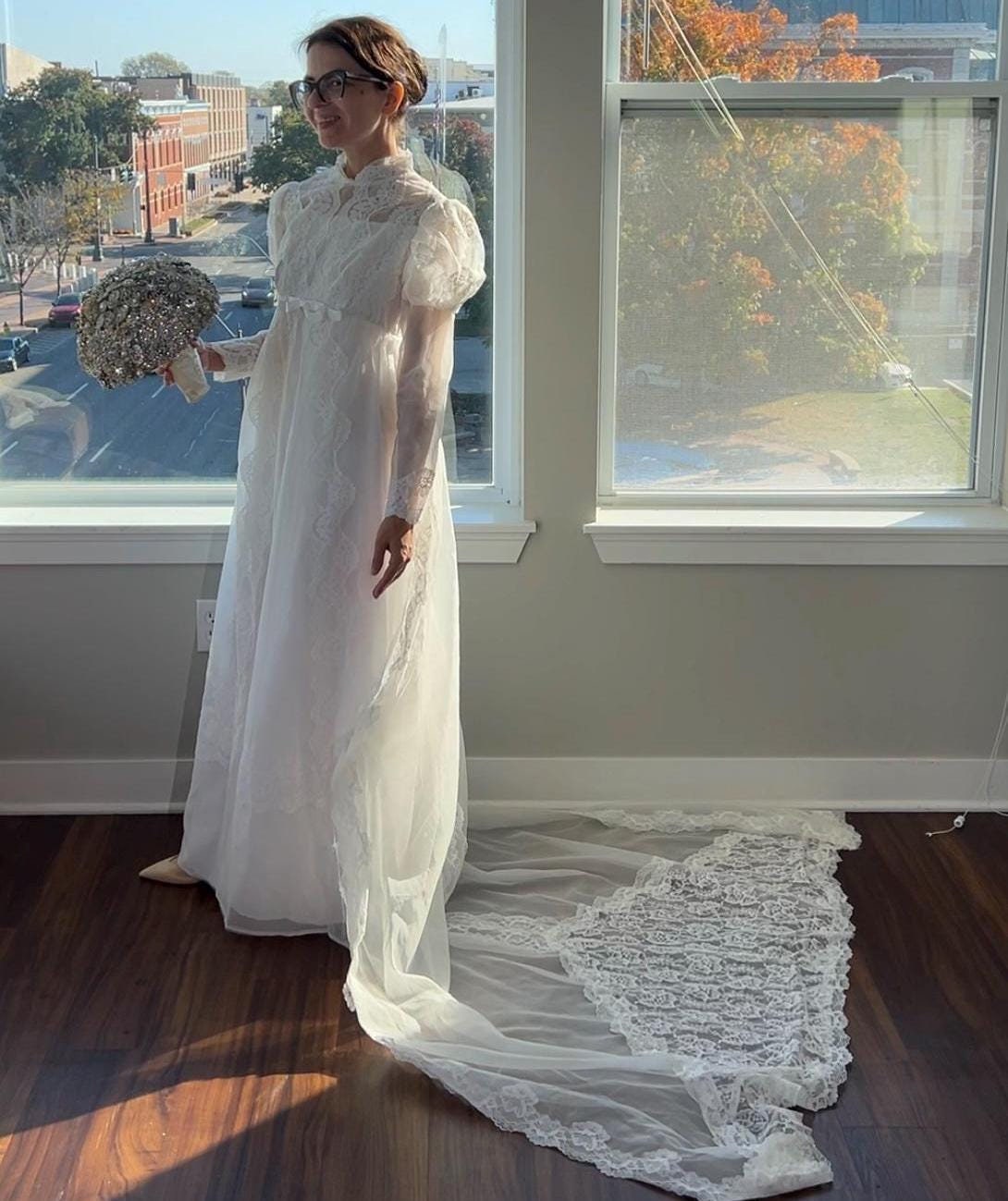 Year 1999 Bridal Boutique Jcpenney White Wedding Dress The Penelope // Vintage 1960s White Cottagecore Medieval Puff Sleeve Wedding Dress Lace Bridal Gown Detachable Train S/M Bust 37" Waist 30" Year 1999 Bridal Boutique Jcpenney White Wedding Dress The Penelope // Vintage 1960s White Cottagecore Medieval Puff Sleeve Wedding Dress Lace Bridal Gown Detachable Train S/M Bust 37" Waist 30"
