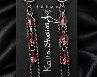 Gothic Ohrringe mit roten Glasperlen | Lange Edelstahl Creolen | Halloween Schmuck | Handmade