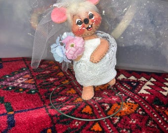 Vintage 1998 Annalee 3" Bride Mouse Doll with Original Box and Rare Mismatched Tag