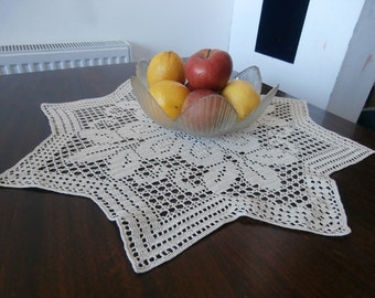 Ecru Crochet Table Centerpiece, Round Star Lace Doily, Vintage Lace Table Runner, 20 inches