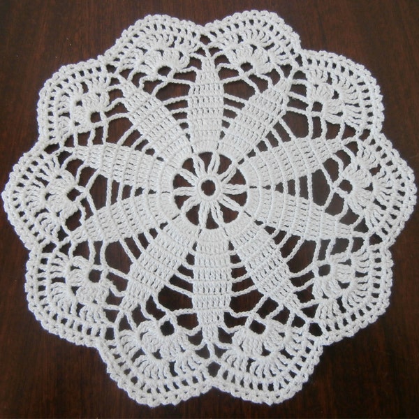 White Round Crochet Doily,  7 inches Cotton Home Decor Lace Table Decoration, Vintage Centerpiece Placemat