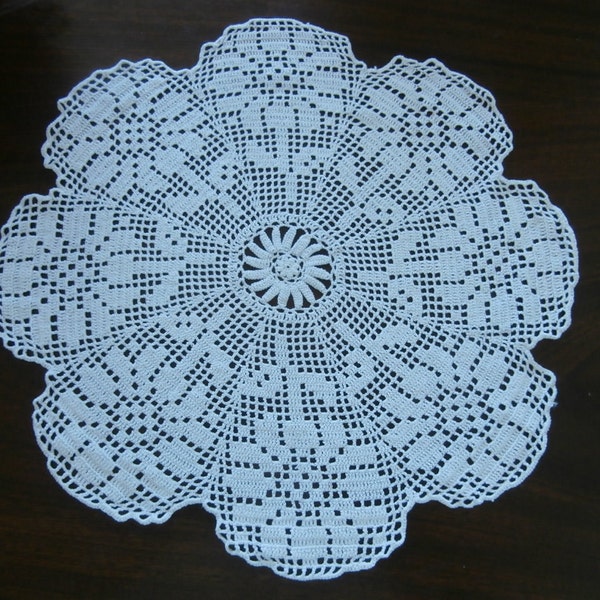 Flower Shapped Crochet Doily, White Round Centerpiece, Rustic Farmhouse Home Decor, 16" Lace Doily, Vintage Table Topper