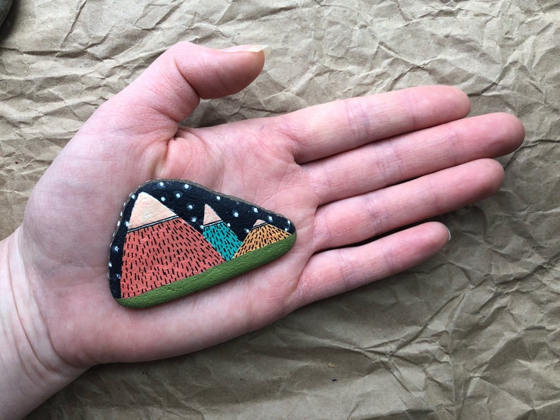 Hand Painted Rock: Mountains at Night, home decor, outdoorsy, camping, wanderlust imagem 4