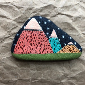 Hand Painted Rock: Mountains at Night, home decor, outdoorsy, camping, wanderlust imagem 3