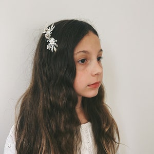 Ivy Handmade Exquisite Silver, Pearl, and White Painted Enamel Headpiece Hair Comb for a Charming Flower Girl image 5