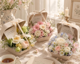 Caja con flores artificiales / Arreglo floral romántico en tonos pastel / Caja de regalo estilo cottagecore