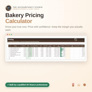 Puede incluir: Una interfaz de hoja de cálculo Bakery Pricing Calculator de The Accountancy Studio. El documento presenta columnas para nombres de recetas, costos, precios minoristas, márgenes y márgenes de beneficio, con un botón verde que dice Built by a qualified UK finance professional.