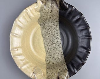 Ronde keramische kom met twee handvatten!