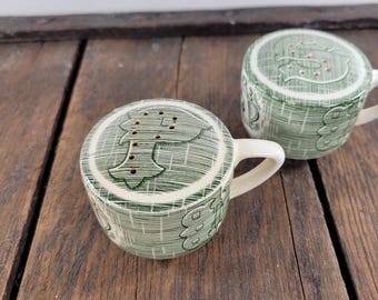 Vintage Royal China Colonial Homestead Salt and Pepper Shakers