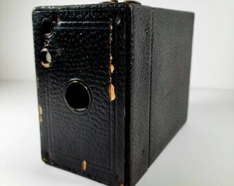 Antique Eastman Kodak Company No. 2A Brownie Box Camera
