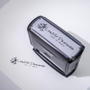 Self Inking Custom Logo Rubber Stamp - Made with Your Design, Brand, or Artwork Bild 4