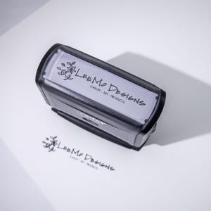 Self Inking Custom Logo Rubber Stamp - Made with Your Design, Brand, or Artwork Bild 8