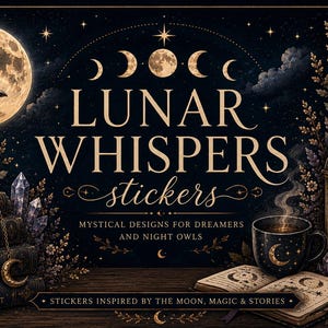 Peut inclure: Une collection d'autocollants intitulée Lunar Whispers présentant un corbeau noir perché sur une pile de livres, une lanterne allumée, une tasse fumante et un livre ouvert. Le fond sombre affiche une pleine lune, des phases lunaires et des motifs floraux dorés.