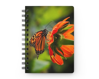 Monarchvlinder op een oranje bloem Spiraalnotitieboekje | Natuurnotitieboekje