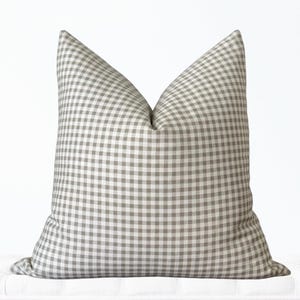 Funda de almohada de cuadros vichy, funda de almohada a cuadros beige topo, funda de almohada de cuadros vichy marrón, almohada a cuadros, funda de almohada estilo granja, almohada de cuadros vichy beige imagen 1