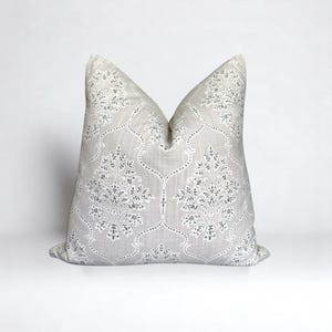 Gray Damask Pillow Cover, Farmhouse Throw Pillow, Gray and White Pillow, Damask Pillow, Modern Pillow Cover Gray, Linen Pillow Cover
