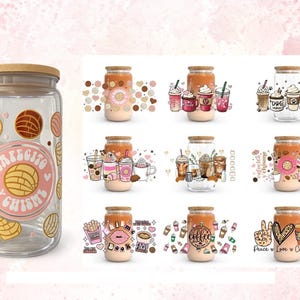 May include: A clear glass tumbler with a bamboo lid featuring various printed designs including concha bread, coffee cups, and text such as "Cafecito y Chisme". The collection displays multiple beverage glass options with colorful graphic illustrations.