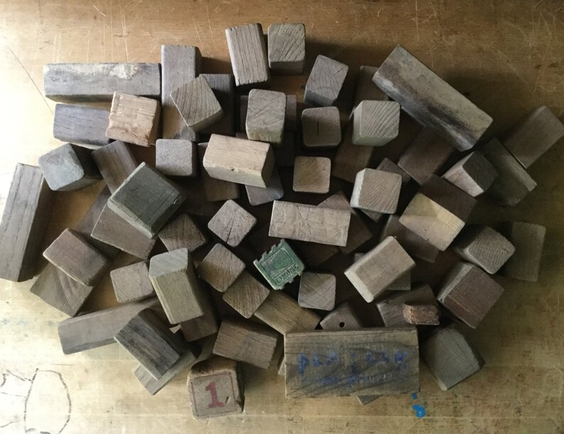 primitive toy box