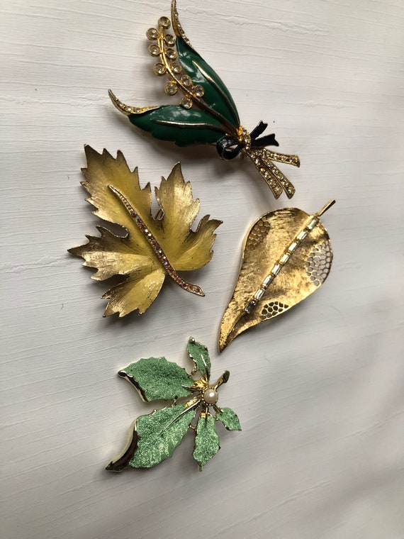 Vintage Costume Jewelry. Leaf brooches. Vintage b… - image 1
