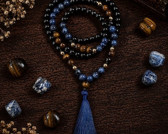 Collana Mala con 108 perle di occhio di tigre, onice nero e giada blu.