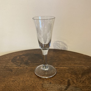 Antique George II plain stem tall ale glass engraved with hops and barley c. 1750