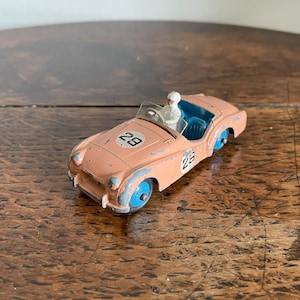 Auto sportiva vintage Meccano Dinky Triumph TR2 numero 111 circa 1955 - 1959