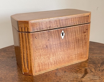 Antique George III twin compartment inlaid satinwood tea caddy c. late 18th century