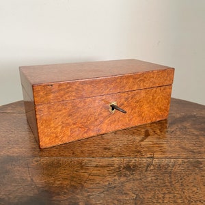 Antique late Georgian masur birch box c. early 19th century