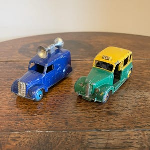 Dinky Toys 23 A Auto De Course - Excellent