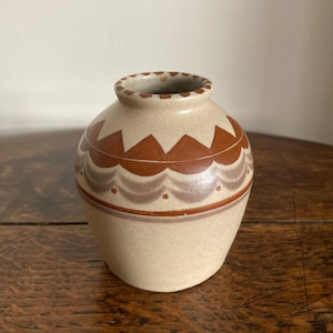 Raro vaso Poole vintage dipinto a mano - modello SP - forma 585 - disegnato da Truda Carter e dipinto da Marjorie Cryer c. 1927-34