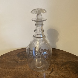 Antique George III wheel engraved decanter with mushroom stopper c. 1800