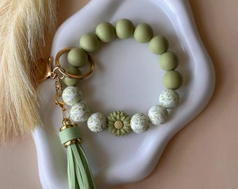 Handmade Silicone Sage Green Bracelet Keyring for Women, Bangle Key Ring,  Wristlet Keychain, Cute Keychain, Small Pretty Gift for Women