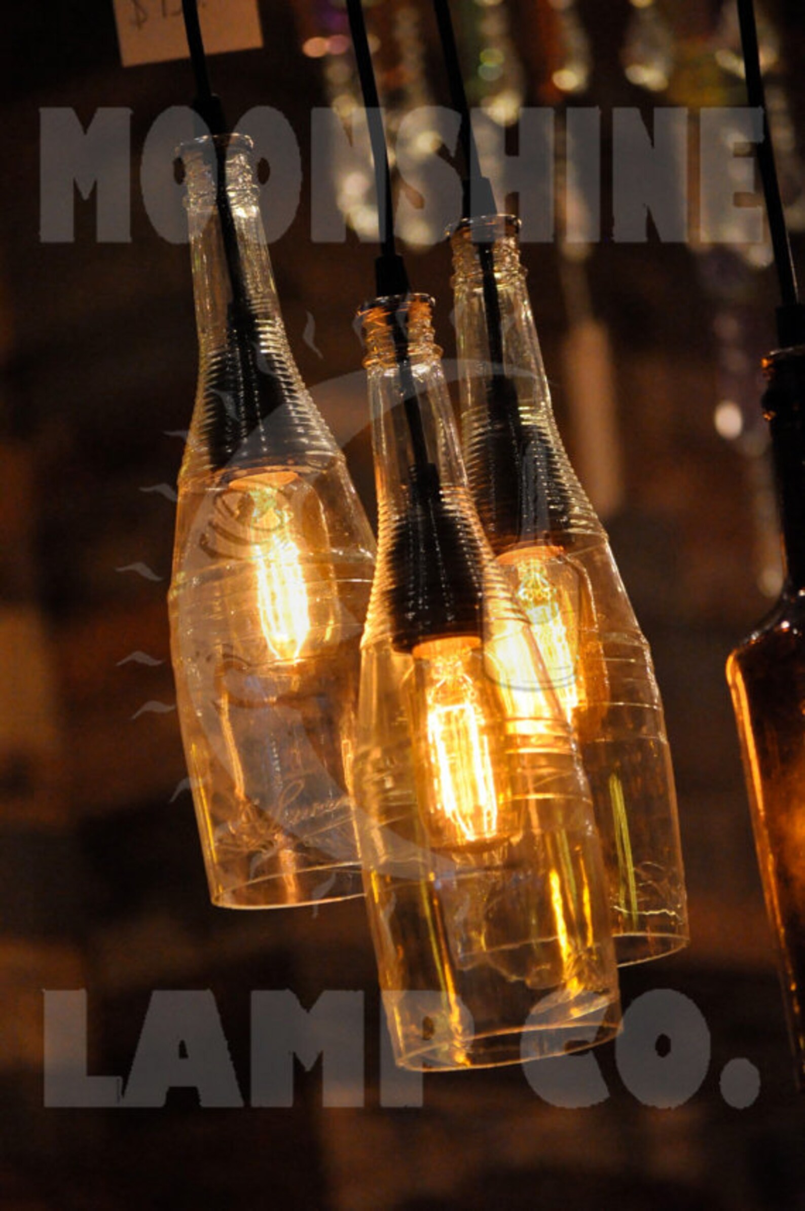 светильник из бутылок стеклянных. люстра из винных бутылок. торшер из бутылки. светильник из стеклянной бутылки. светильник бутылка.