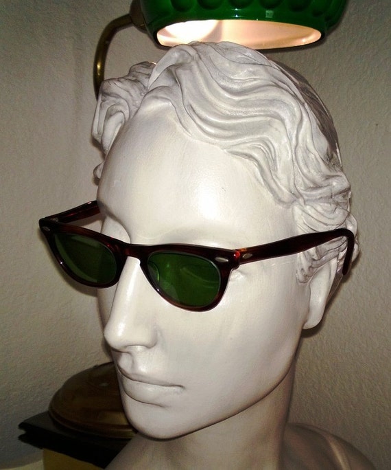 Vintage Designer Swan Cat eye Sunglasses Retro Hi… - image 1