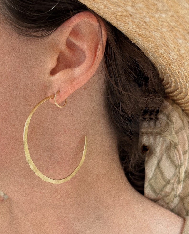 Solid 10K 14 K 18 K Gold Tiny Hoops / Everyday Gold Hoops / Small Gold Hoops / Mini Gold Hoops image 3