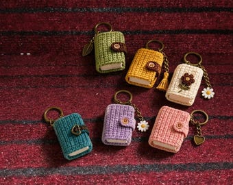 Mönsterpaket med virkad nyckelring | 6 mini-amigurumi-bokberlocker (PDF-nedladdning)