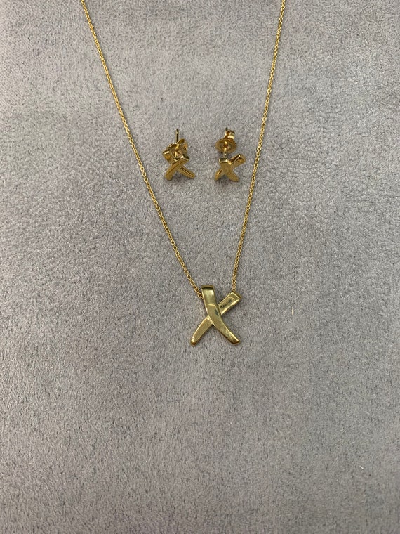 18 Karat Yellow Gold Tiffany and Company Necklace and Earring Set