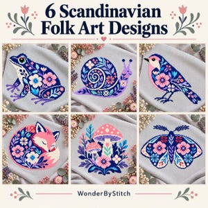 Puede incluir: Una colección de seis patrones de punto de cruz titulados 6 Scandinavian Folk Art Designs de WonderByStitch. Los diseños muestran una rana, un caracol, un pájaro, un zorro, setas y una polilla, decorados con motivos florales en azul, rosa y blanco.
