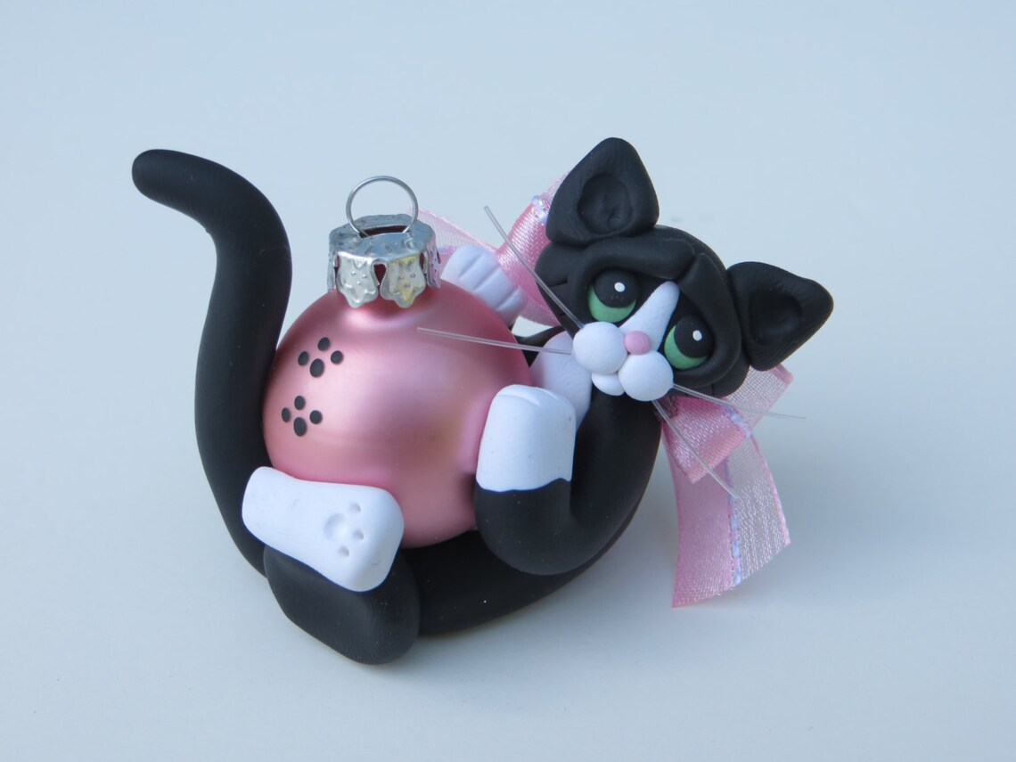 clay cat figurines