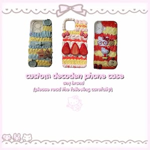 Puede incluir: Tres fundas de teléfono personalizadas estilo decoden con textura de crema batida. La funda izquierda es azul y amarilla con una estrella. La central tiene rodajas de fresa y lazos. La derecha es roja y amarilla con figuras de Hello Kitty.