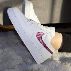 Individuell gestaltete, mit Strass besetzte Air Force 1 – Farben anpassbar