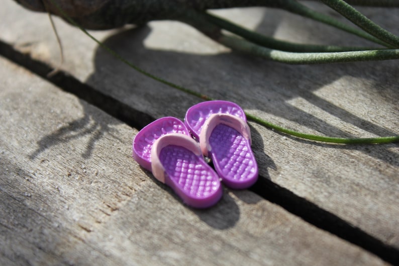 FLIP FLOPS with TOE Prints for your Miniature Beach or Wedding Cake Topper by Landscapes In Miniature imagem 2