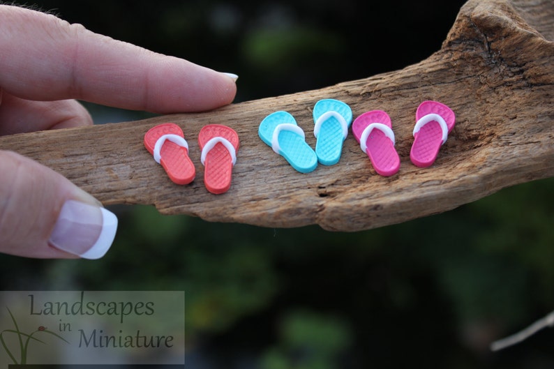 FLIP FLOPS with TOE Prints for your Miniature Beach or Wedding Cake Topper by Landscapes In Miniature image 1