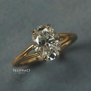 Pierścionek zaręczynowy z owalnym diamentem laboratoryjnie hodowanym o masie 2 karatów (2 ct) i moissanitem (certyfikat IGI) / pierścionek z litego złota 18k z dzieloną obrączką, prezent ślubny dla niej