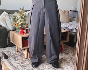 Grijze broek met wijde pijpen, geplooide baggy pantalon, antracietgrijze relaxte broek, minimalistische streetwear, unisex