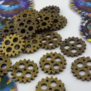 gear connectors links,bronze tone steampunk connector,bronze tone gear necklace connector,bronze tone linking gear connector,small gear link