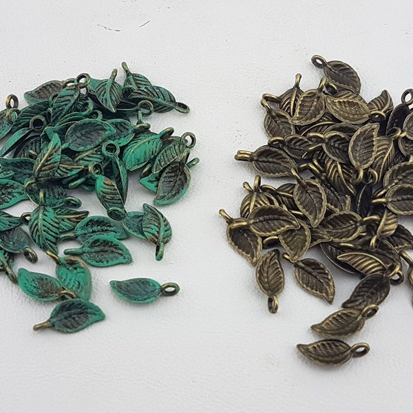 breloques feuilles en bronze antique, breloque petite feuille patinée antique, ornement de bijoux feuille patinée vert de gris, breloque de boucles d'oreilles petite feuille en bronze antique