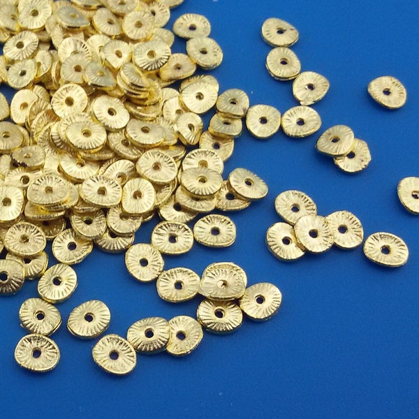 perles d’espacement d’or, 40 perles de rondelle de ton or, disques d’espacement d’or de 6 mm, connecteur en or de petit cercle, perles de rondelle en métal de ton or, entretoises incurvées